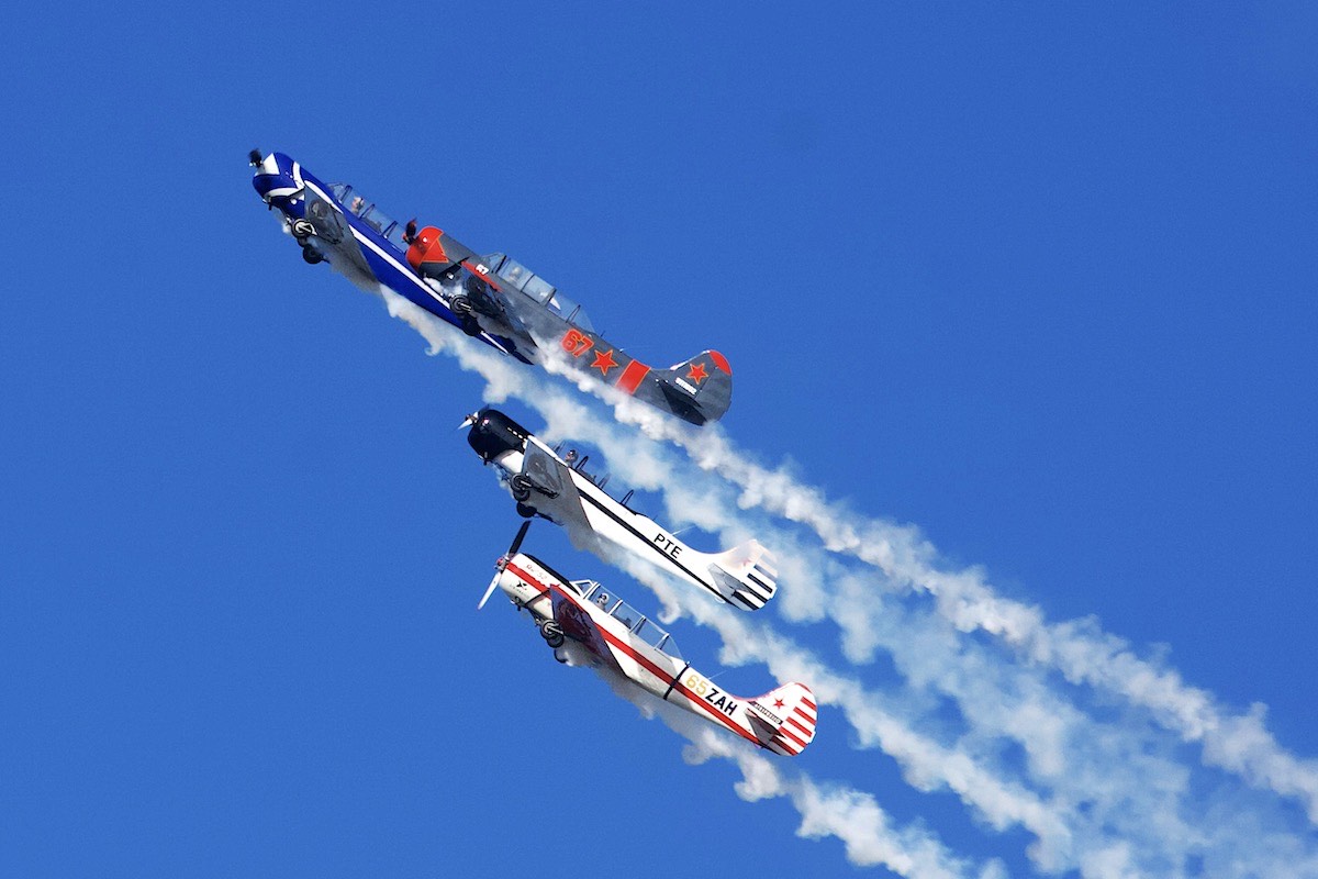 Yakovlev Yak-52 team