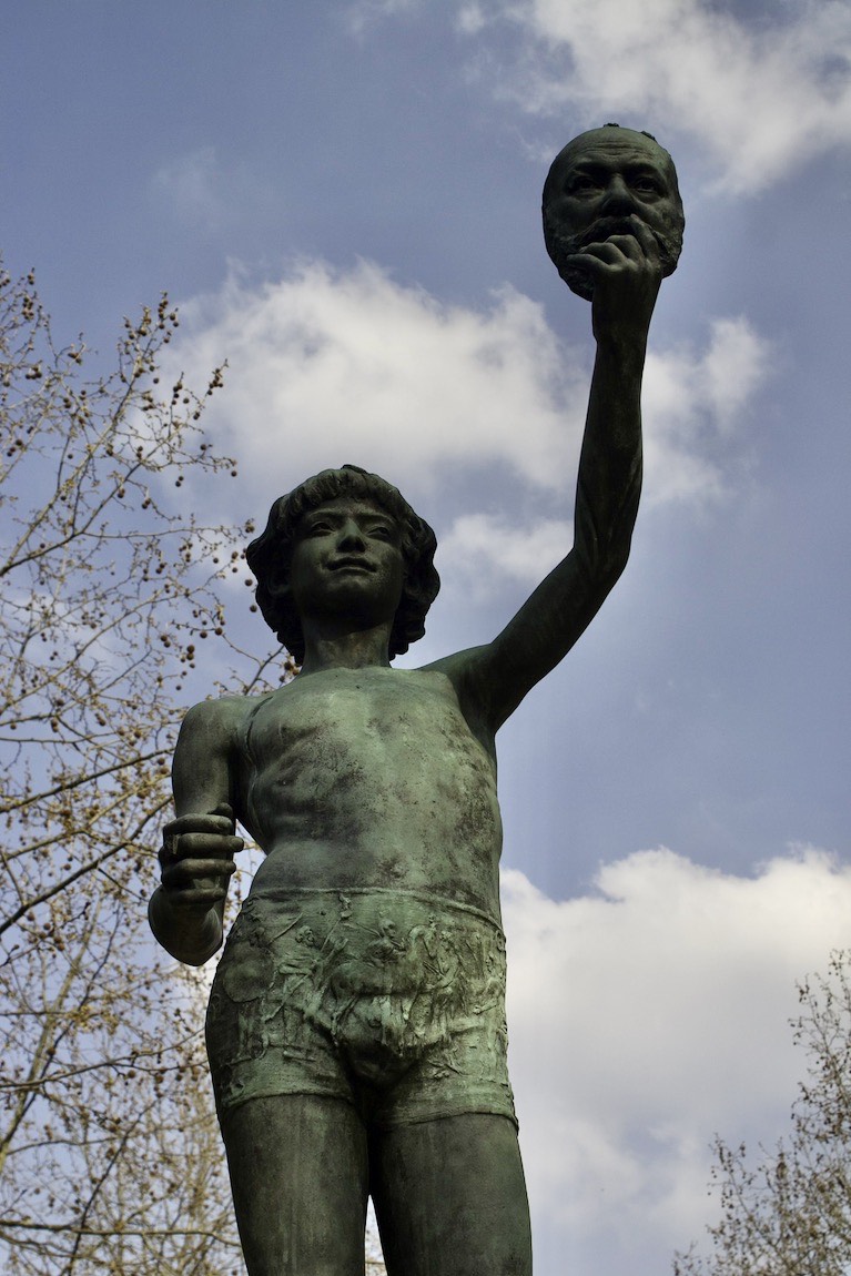 Le Marchand de Masques