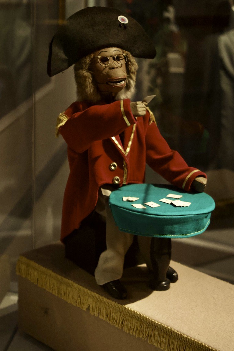 Automaton monkey card sharp