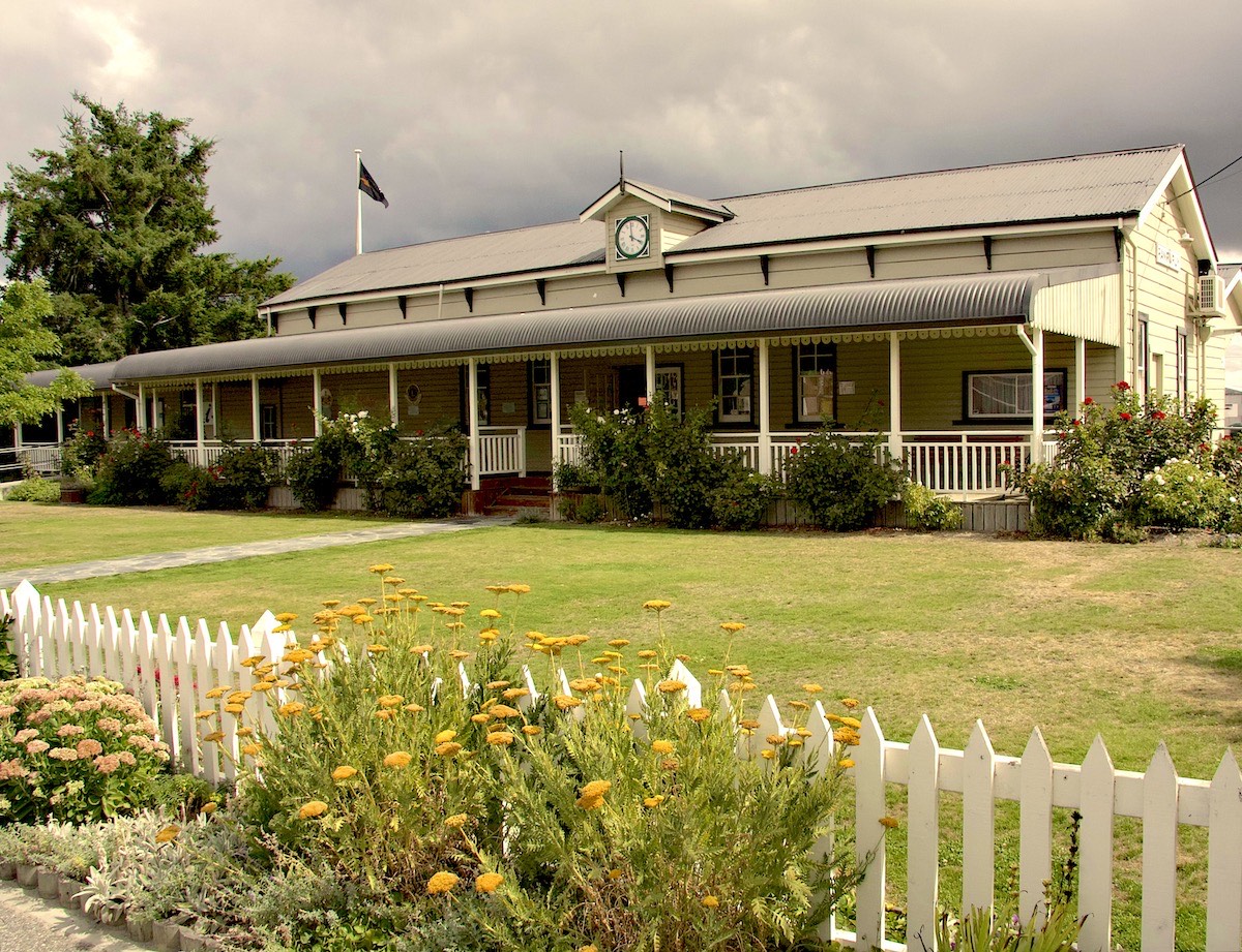 A former Ranfurly railway station has become the Visitor Information centre, and the rail track a cycle path.