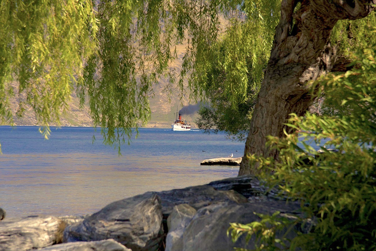 The steamship Earnslaw on Lake Wakatipu