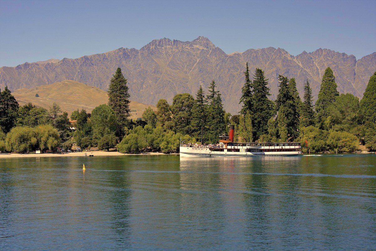 The steamship Earnslaw on Lake Wakatipu